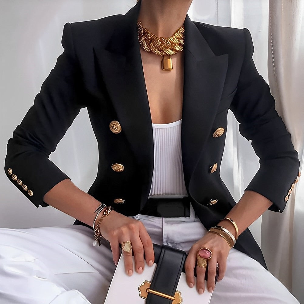 "Blazer slim fit uomo blu con dettagli sartoriali, ideale per primavera e autunno, silhouette elegante e bottoni raffinati"