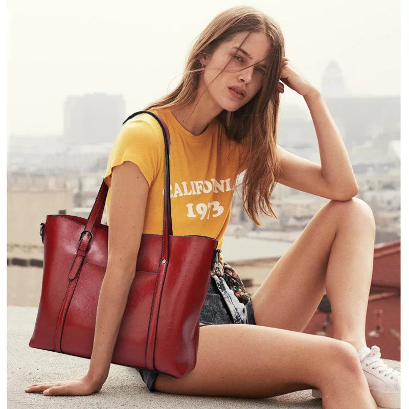 "Borsa da donna in pelle elegante, lusso e funzionalità, vari colori, dettagli di design raffinato per ogni occasione."