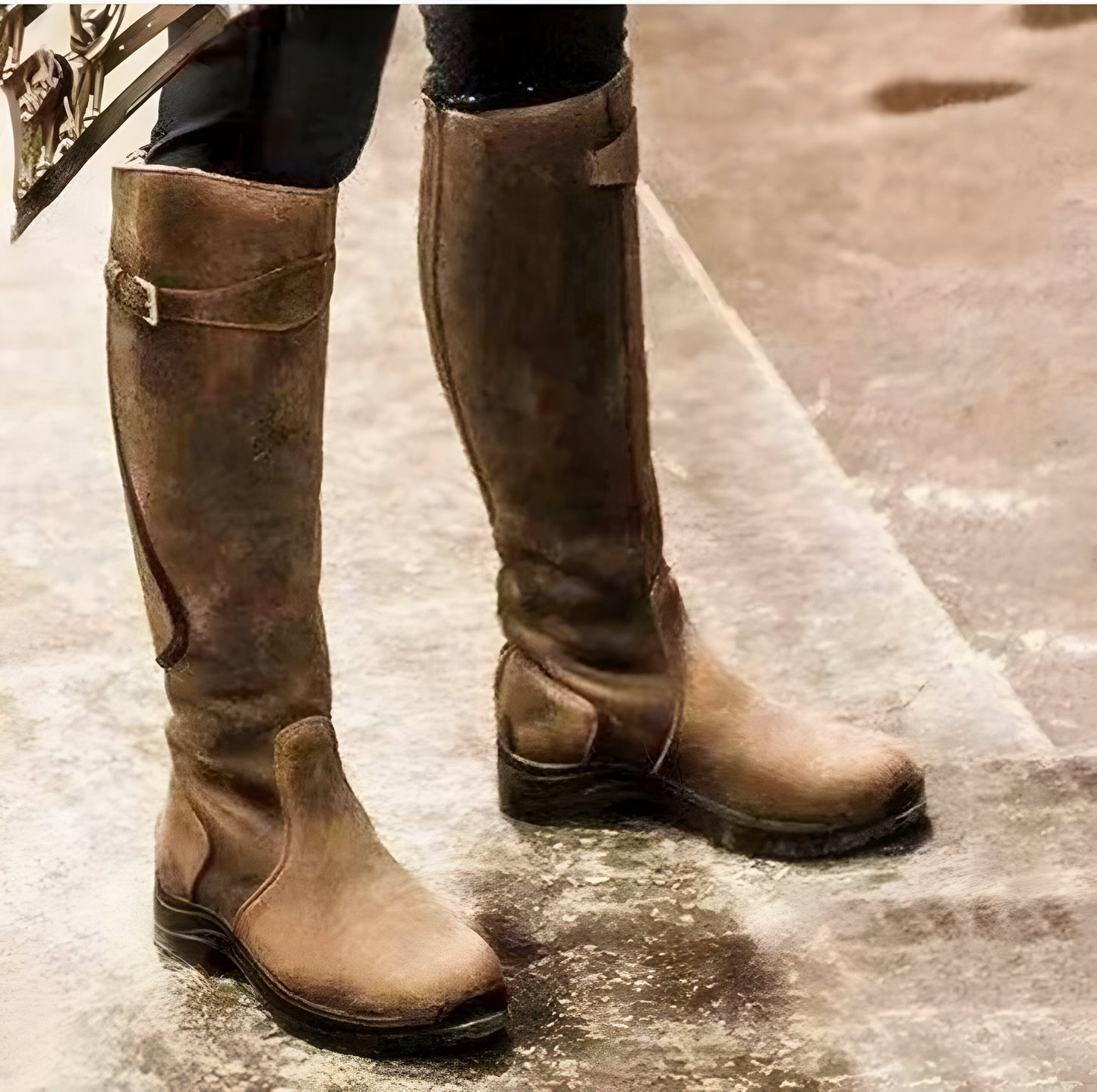 "Eleganti stivali donna in pelle impermeabili marroni, design sofisticato con suola antiscivolo, perfetti per giornate piovos