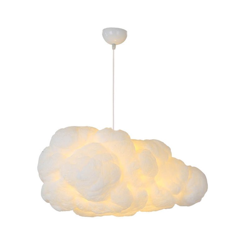 "Lampada a sospensione nuvola bianca moderna, luce soffusa, design elegante per interni contemporanei."