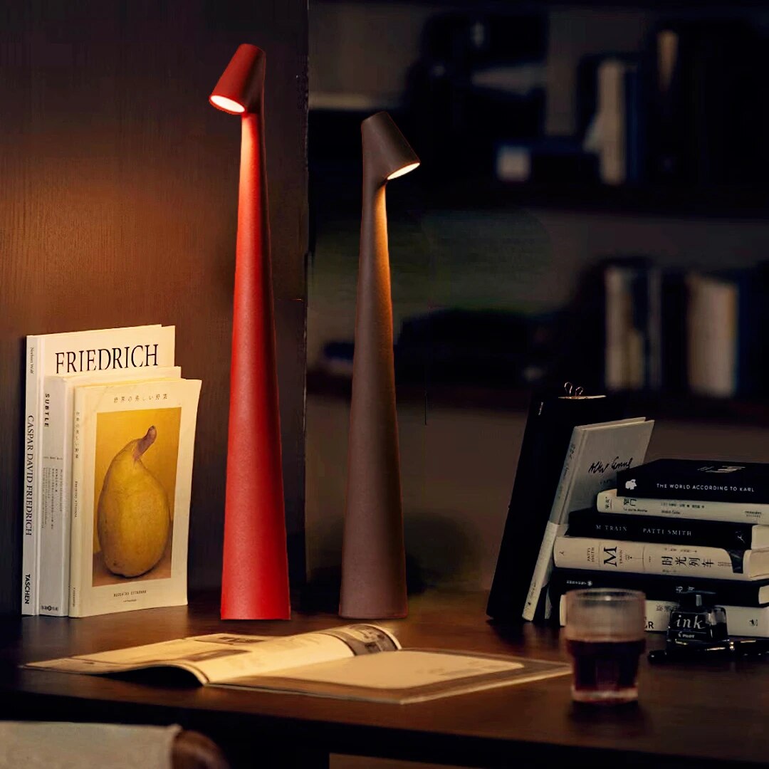"Lampada da tavolo moderna ricaricabile, struttura snella in metallo, luce LED regolabile, colori: nero, marrone, grigio, ros