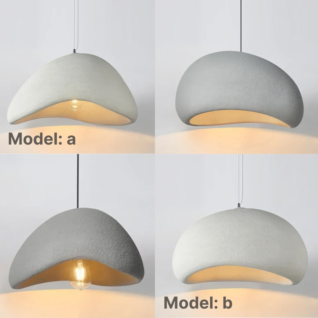 "Lampada sospensione bordeaux elegante in metallo e vetro, design minimalista, crea atmosfera sofisticata in casa."