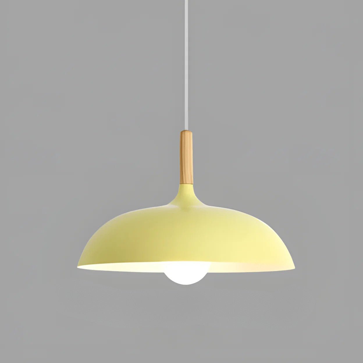 "Lampada sospensione nordica in legno quercia, design moderno, luce calda, adatta a interni contemporanei e scandinavi."