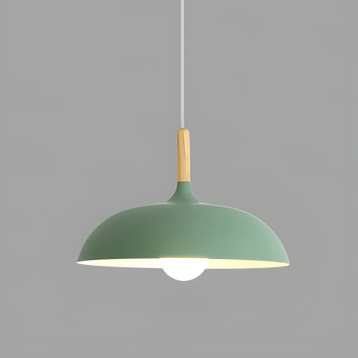 "Lampada sospensione nordica in legno quercia, design moderno, luce calda, adatta a interni contemporanei e scandinavi."