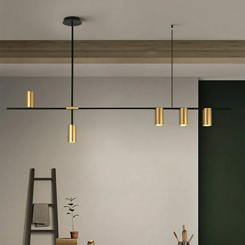 Lampadario sospeso moderno da soffitto con cilindri slanciati e design fluttuante in alluminio, ideale per interni eleganti.