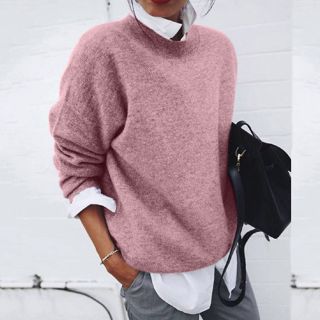"Maglione donna cashmere morbido elegante, colore neutro, design classico con dettagli moderni, perfetto per ogni occasione."