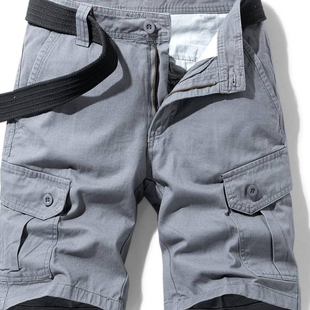 "Pantaloncini cargo uomo in cotone resistente, multi-tasca, colore verde oliva, casual e adatti per avventure all'aperto."