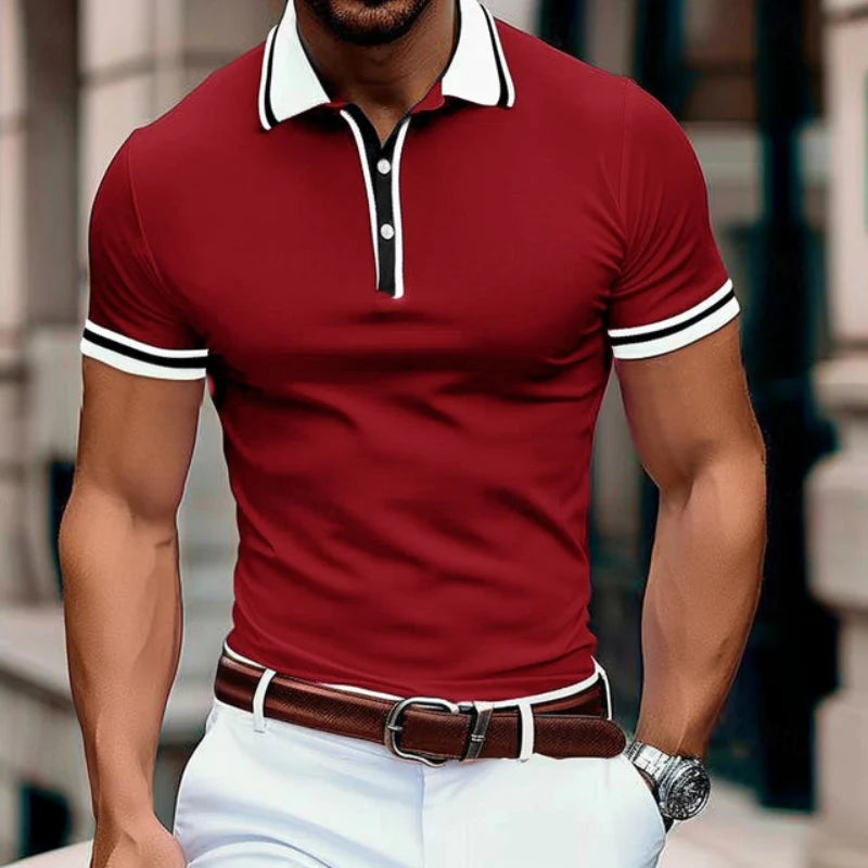 "Polo estiva da uomo in cotone azzurra, traspirante con taglio moderno, ideale per look casual ed eleganti."