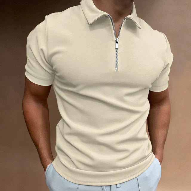"Polo uomo elegante con zip, design moderno, colore blu navy, tessuto traspirante, look casual chic perfetto per ogni occasio