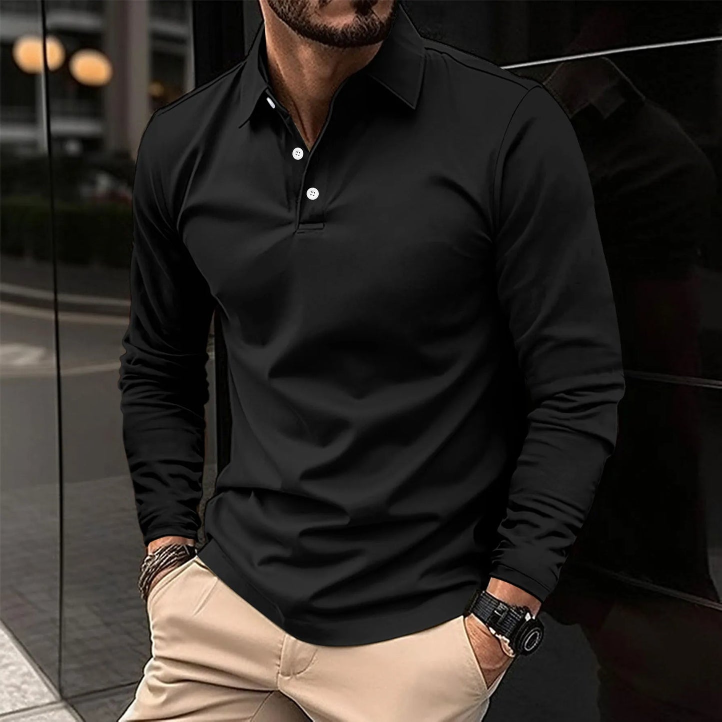 "Polo Uomo Slim Fit in cotone traspirante su sfondo bianco, colori disponibili, silhouette moderna e aderente."