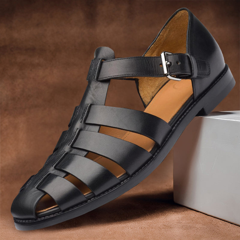 "Sandali estivi eleganti in pelle marrone scuro, unisex, con cinturino e suola resistente per look raffinato e comfort"