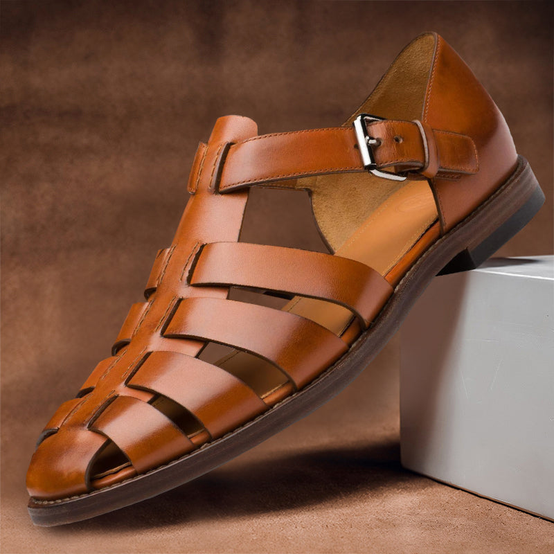 "Sandali estivi eleganti in pelle marrone scuro, unisex, con cinturino e suola resistente per look raffinato e comfort"
