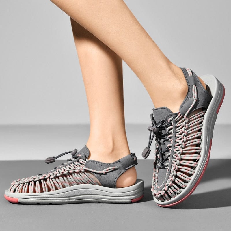 Sandali unisex leggeri, traspiranti, grigi, con cinghie regolabili, ideali per avventure estive all'aperto.