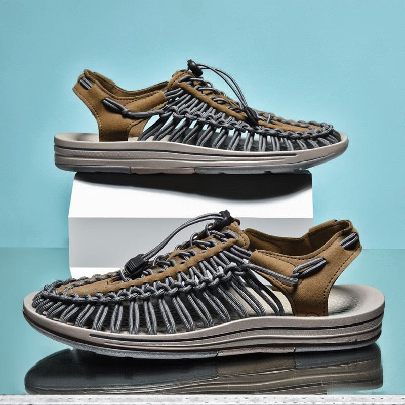 Sandali unisex leggeri, traspiranti, grigi, con cinghie regolabili, ideali per avventure estive all'aperto.