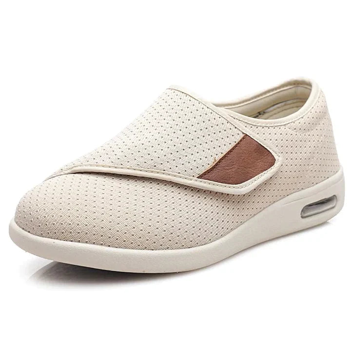 "Scarpe ortopediche ultra-larghe unisex, color nero, cinghie regolabili, suola antiscivolo, comfort e adattabilità."
