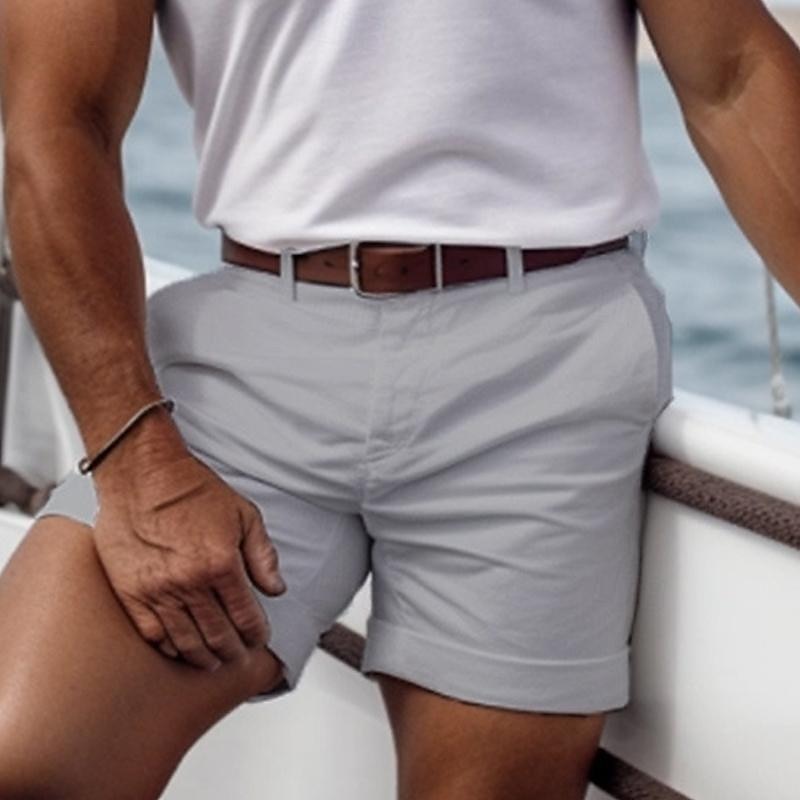 "Shorts estivi da uomo vari colori, tessuto leggero, vita elasticizzata, perfetti per estate e look casual."