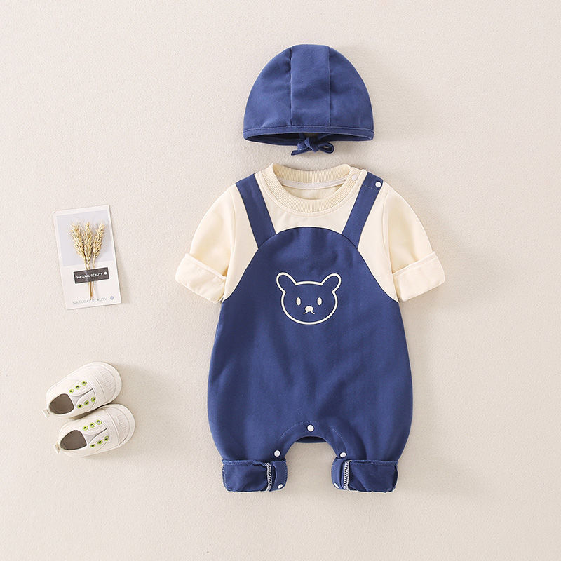 "Tuta bambino con cappuccio, design orsetto, morbida, calda, perfetta per giornate fredde e avventure all'aperto."