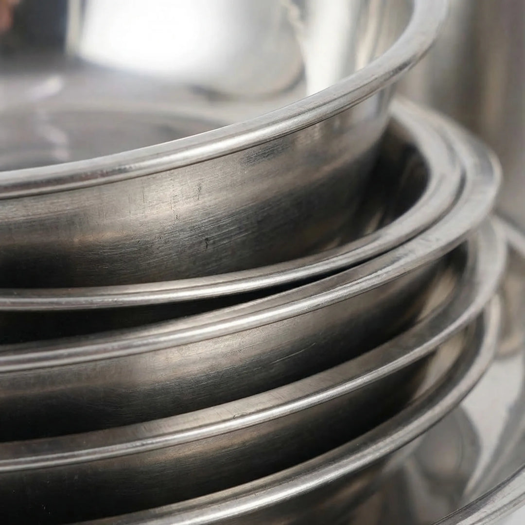 Durable 22-piece metal tableware set for family camping & outdoor dining. Reusable picnic dishes & travel essentials.