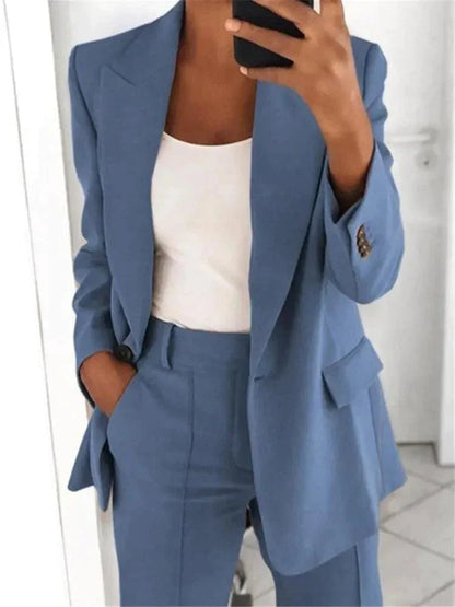 "Abito blazer elegante donna, silhouette sofisticata, vari colori: beige, blu, grigio, marrone, nero, rosa. Perfetto per ogni