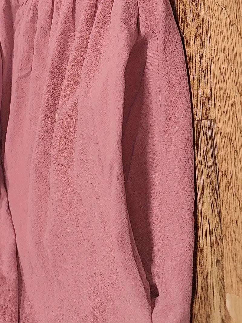 "Abito donna elegante in lino con tasche, colorato e versatile, per un look sofisticato e comodo in ogni stagione."