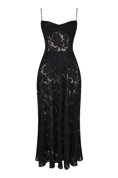 "Abito donna in pizzo lamé rosa semi-trasparente con motivi floreali e spalline rouleau, elegante per eventi glamour."