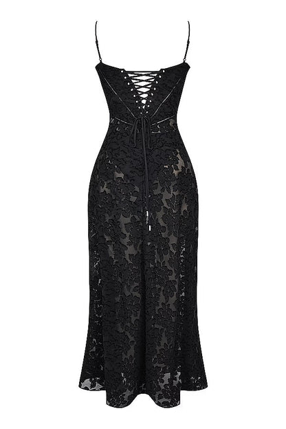 "Abito donna in pizzo lamé rosa semi-trasparente con motivi floreali e spalline rouleau, elegante per eventi glamour."