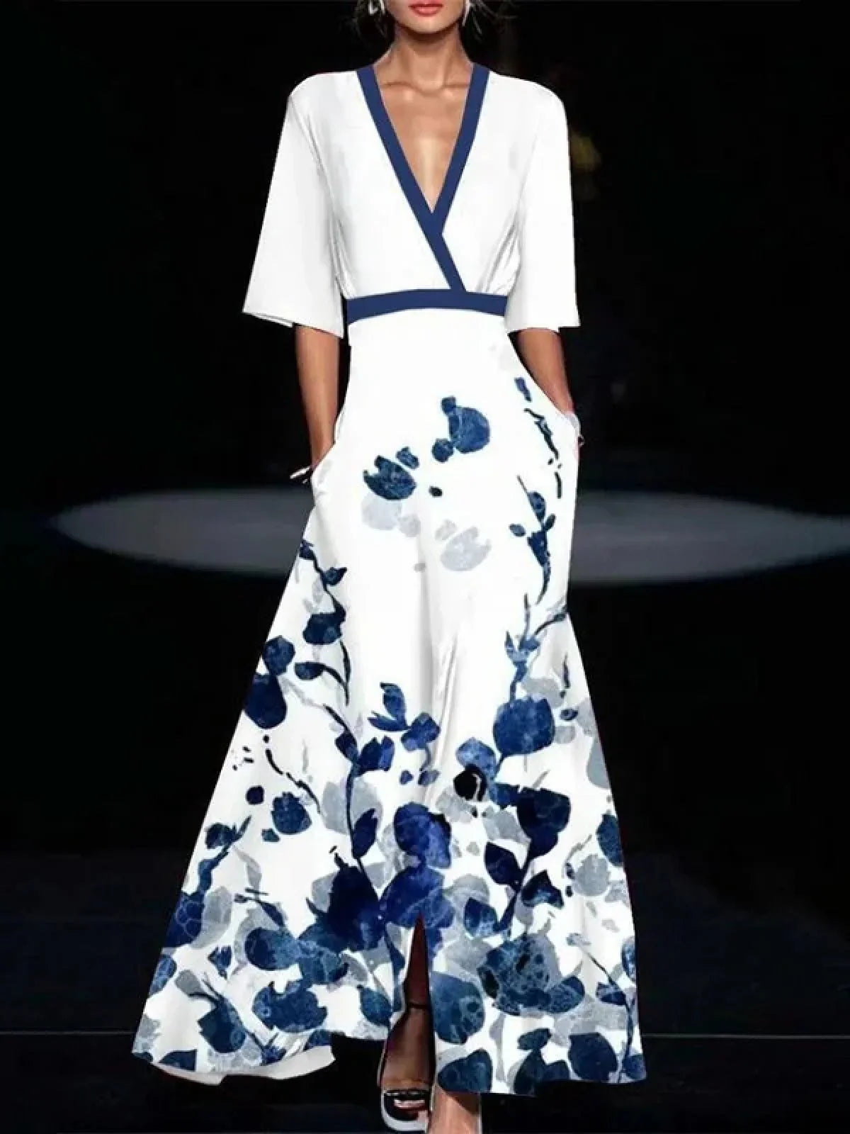 "Abito elegante donna in cotone, maniche raffinate, stile sofisticato, silhouette esaltata, perfetto per ogni occasione."