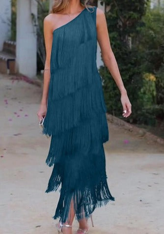 "Abito elegante donna monospalla, design asimmetrico, tessuto lussuoso, vista frontale, sofisticato e moderno"