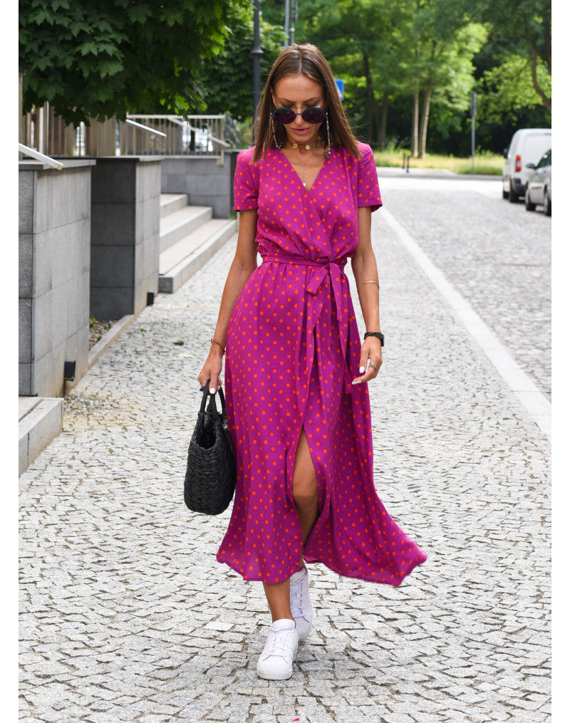 "Abito estivo donna in cotone traspirante, design elegante, comodità e freschezza per giornate calde."