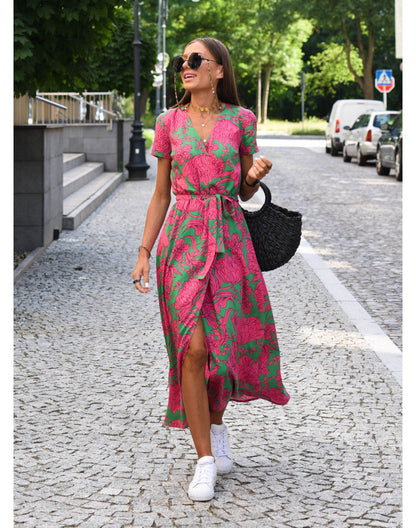 "Abito estivo donna in cotone traspirante, design elegante, comodità e freschezza per giornate calde."