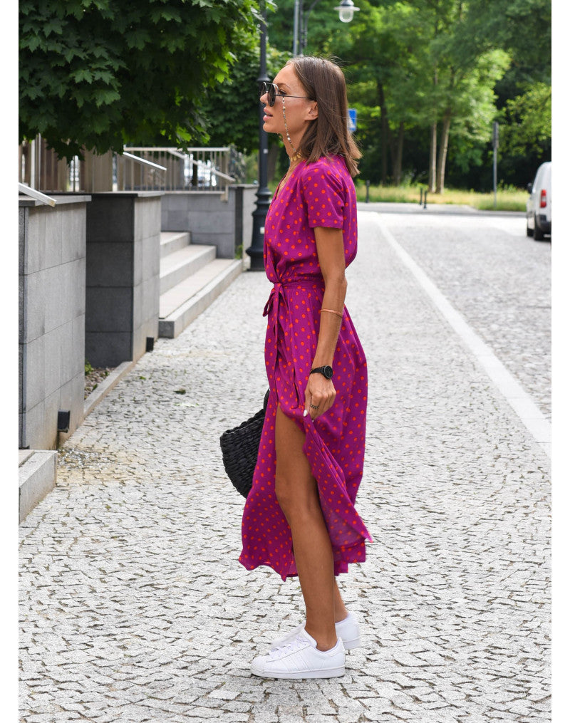 "Abito estivo donna in cotone traspirante, design elegante, comodità e freschezza per giornate calde."