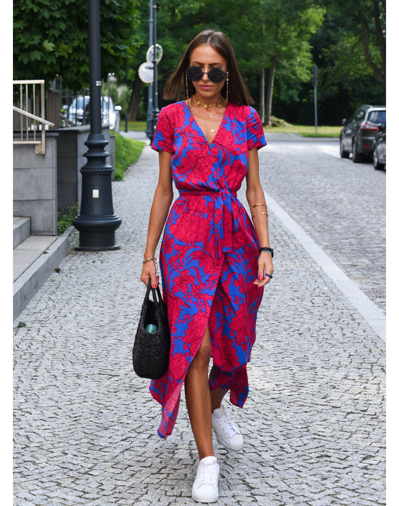 "Abito estivo donna in cotone traspirante, design elegante, comodità e freschezza per giornate calde."