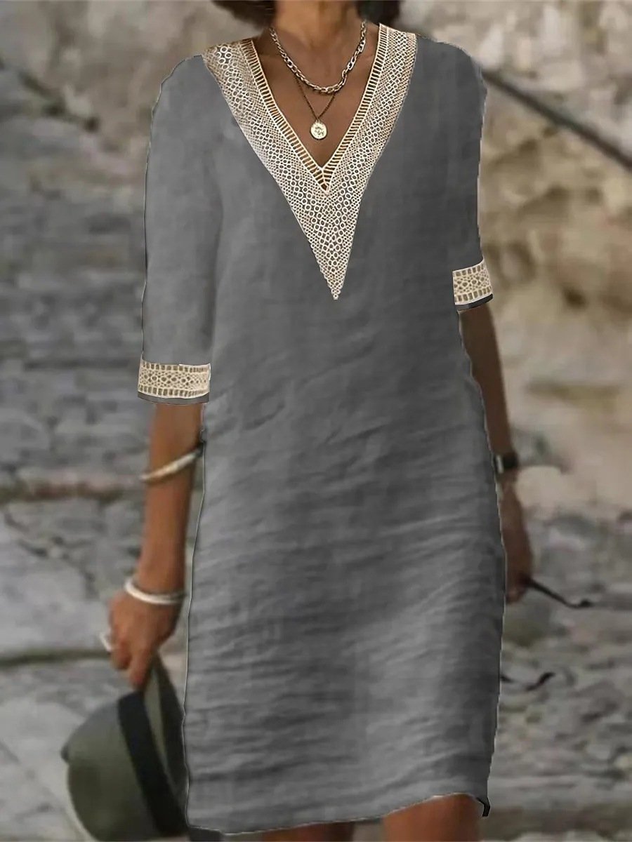 "Abito estivo in lino, scollo V con pizzo, maniche 3/4, donna. Look elegante, tessuto leggero, stile versatile."