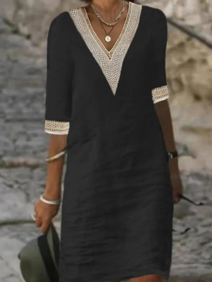 "Abito estivo in lino, scollo V con pizzo, maniche 3/4, donna. Look elegante, tessuto leggero, stile versatile."