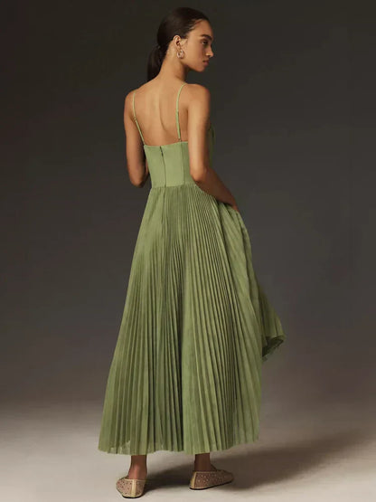 Abito midi donna in tulle pieghettato elegante con corpetto strutturato, silhouette svasata e lunghezza classica per ogni occ