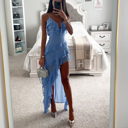 "Abito midi elegante in chiffon da donna, taglio fluido e leggero, perfetto per eventi formali e occasioni speciali."