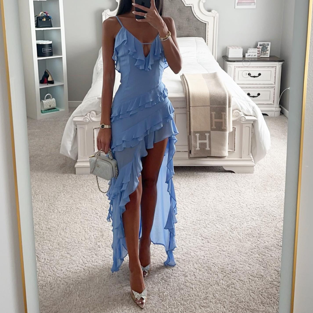 "Abito midi elegante in chiffon da donna, taglio fluido e leggero, perfetto per eventi formali e occasioni speciali."