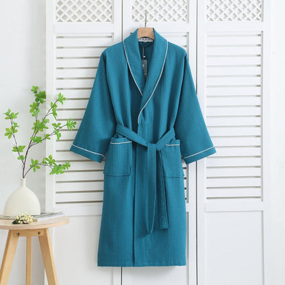 "Accappatoio in cotone bianco a nido d'ape unisex, design kimono con cintura, comfort per relax e stagioni calde."