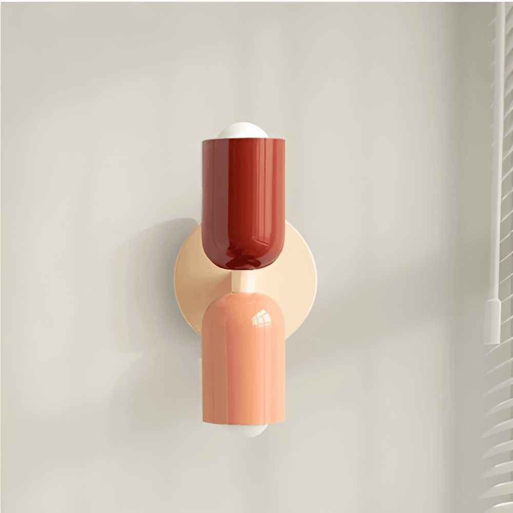 "Applique da parete moderna con LED, design contemporaneo, struttura in metallo, luce calda bianca, facile installazione."