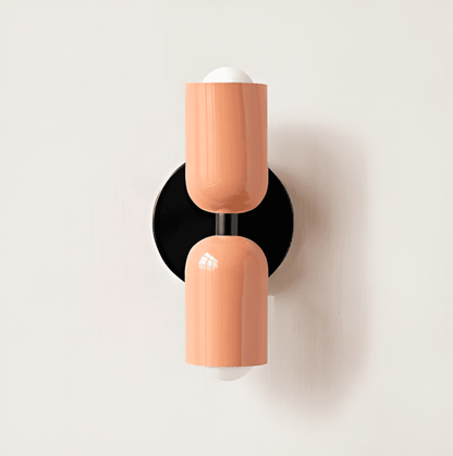 "Applique da parete moderna con LED, design contemporaneo, struttura in metallo, luce calda bianca, facile installazione."