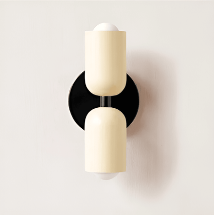 "Applique da parete moderna con LED, design contemporaneo, struttura in metallo, luce calda bianca, facile installazione."