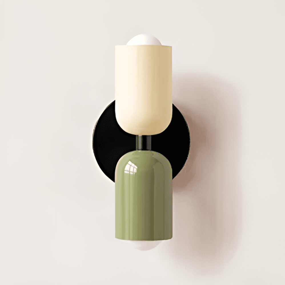 "Applique da parete moderna con LED, design contemporaneo, struttura in metallo, luce calda bianca, facile installazione."