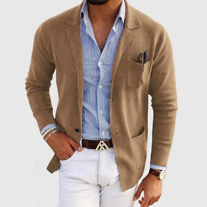 "Blazer classico uomo elegante, taglio moderno, colore sofisticato; perfetto per ufficio ed eventi formali, versatile e stilo