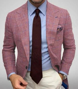 "Blazer da uomo elegante in vari colori, nero blu rosso, taglio moderno, tessuto alta qualità, look sofisticato."