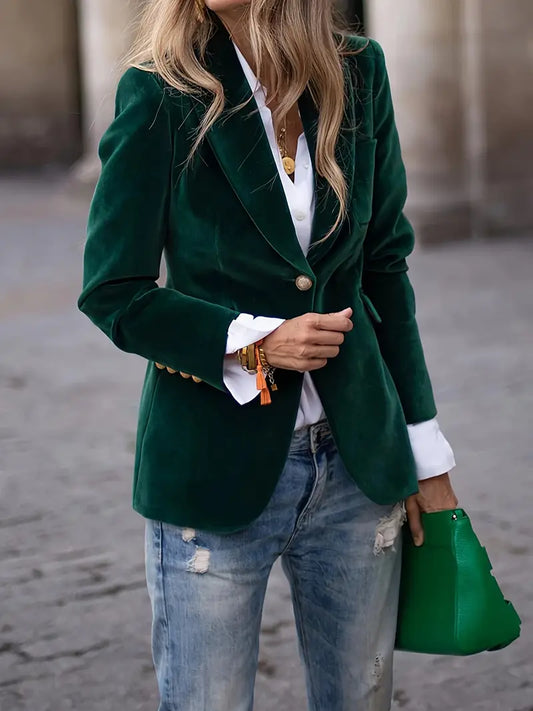 Blazer donna elegante in velluto blu, vestibilità perfetta, design aderente con singolo bottone e finiture vintage.