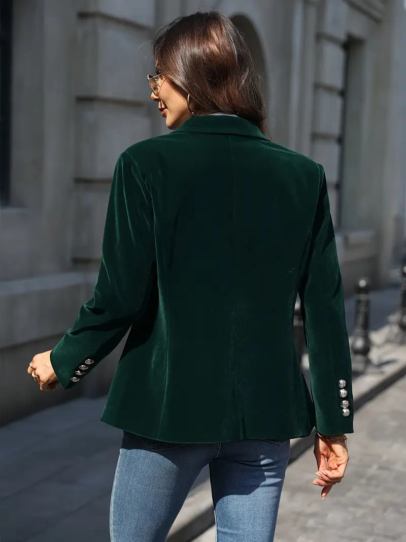 Blazer donna elegante in velluto blu, vestibilità perfetta, design aderente con singolo bottone e finiture vintage.