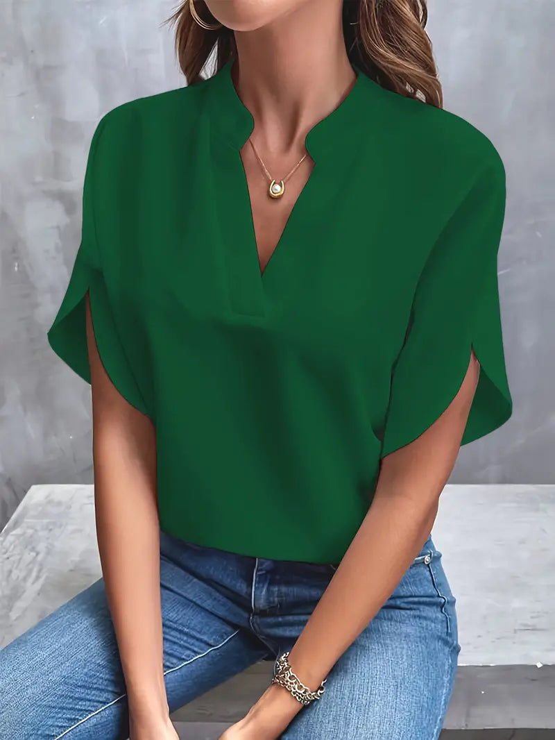 "Blusa leggera donna V-neck, colori vivaci, design elegante, perfetta per la primavera, moda eco-consapevole, comfort elevato