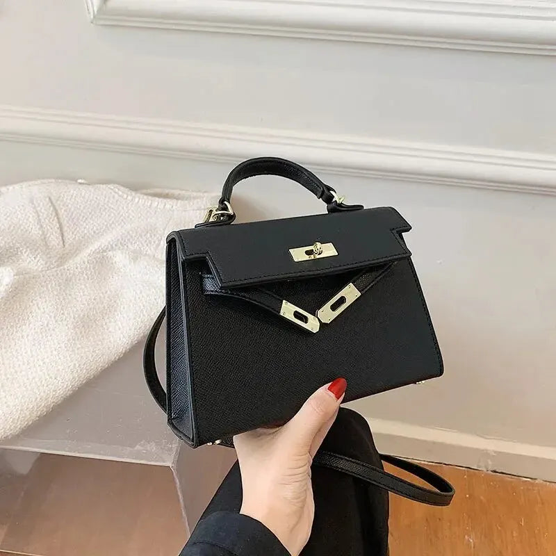 "Borsa donna elegante in stile Kelly, tracolla regolabile, texture lussuosa, colori bianco, cachi, marrone, nero, verde."