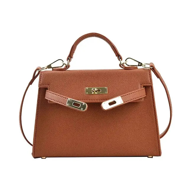 "Borsa donna elegante in stile Kelly, tracolla regolabile, texture lussuosa, colori bianco, cachi, marrone, nero, verde."