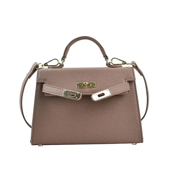 "Borsa donna elegante in stile Kelly, tracolla regolabile, texture lussuosa, colori bianco, cachi, marrone, nero, verde."